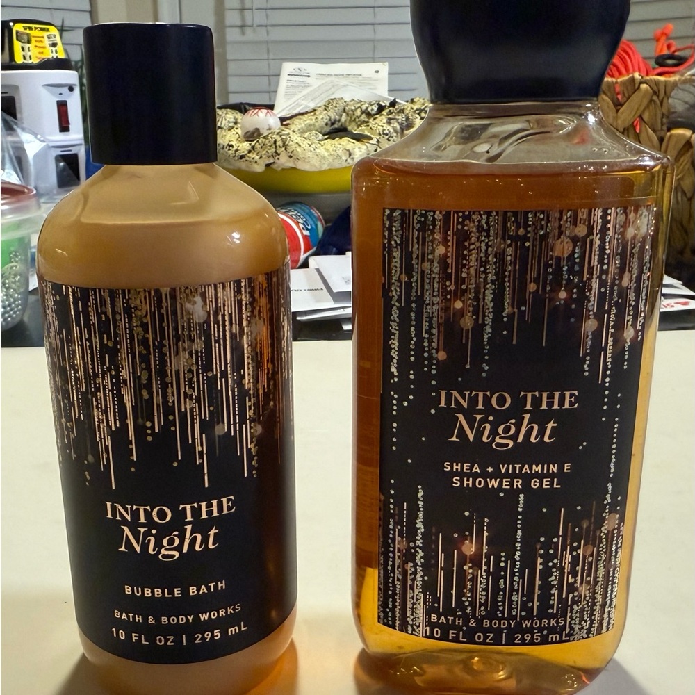 Bath & Body Works Into the Night Bubble Bath & Shower Gel - Black and Gold